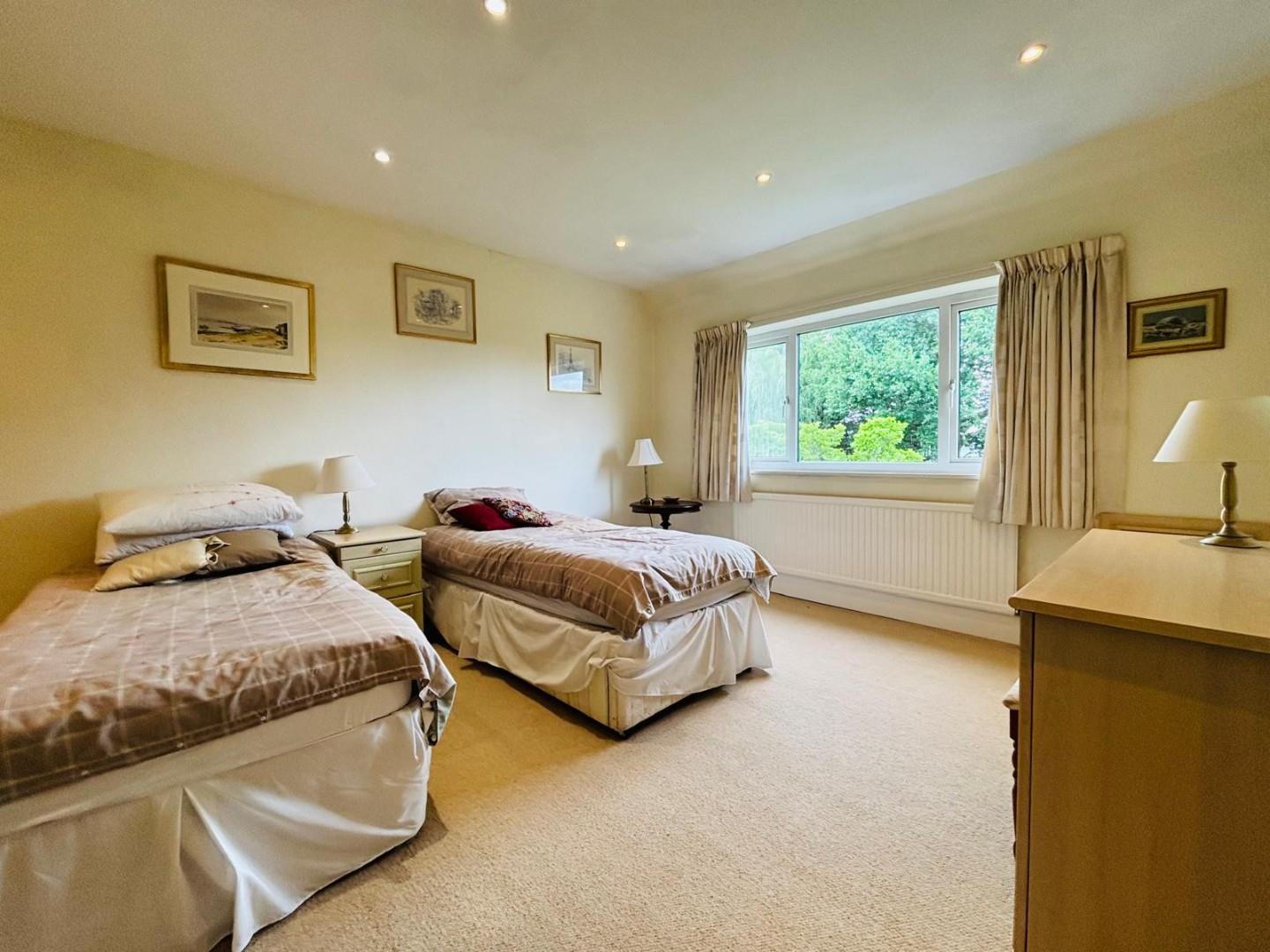 Lyndhurst Avenue, Mill Hill, NW7, London
